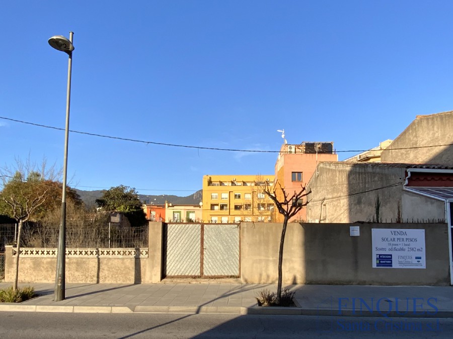 Santa Cristina d'Aro, Solar para edificar pisos